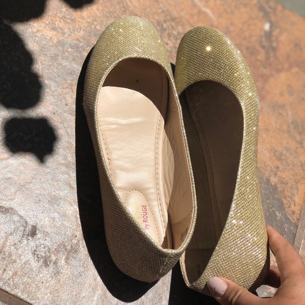 Shoes - Flats